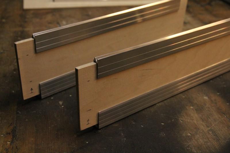 Closing profiles and casemakers on plywood with markings for casemaker corners
